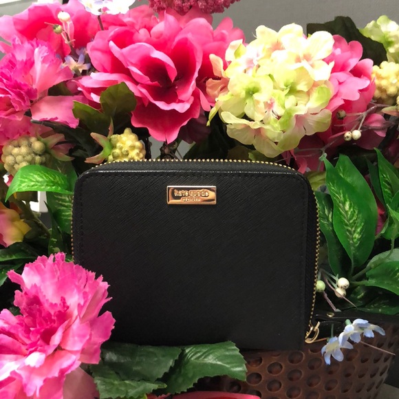 kate spade Handbags - ♠️LIKE NEW♠️ Kate Spade Wallet